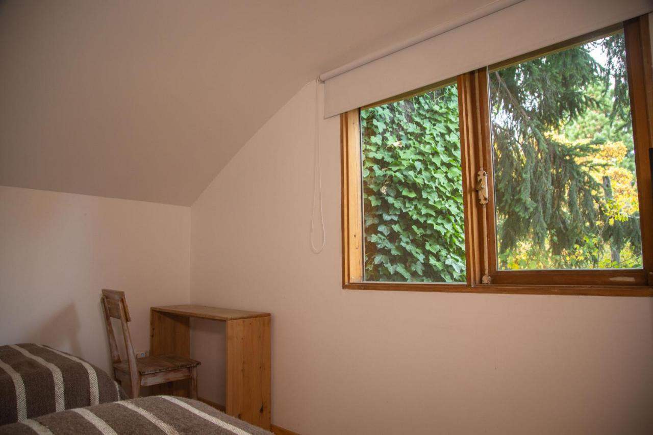 Raices Bed And Breakfast Coyhaique Exterior photo